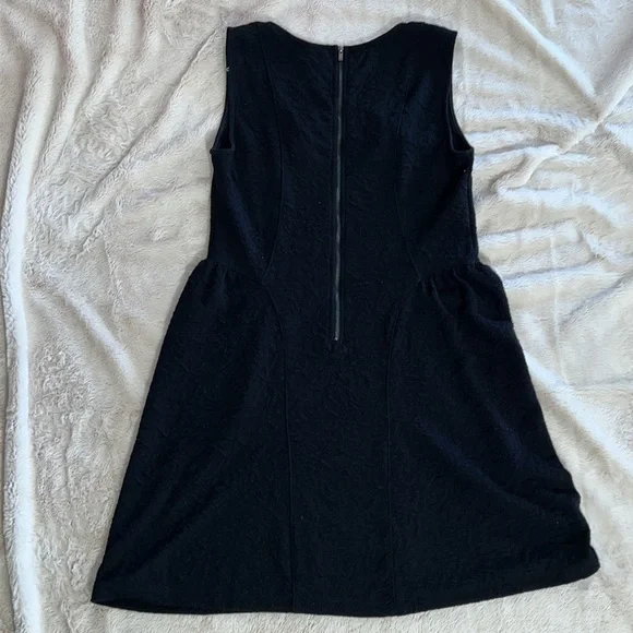 VERY Flattering, Textured LBD Eyeshadow brand. Size Large - Worn once - Picture 9 of 14